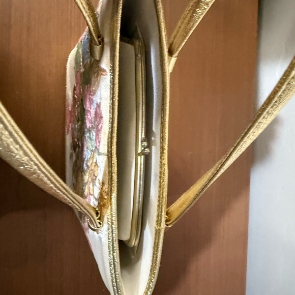 Vtg 50s 60s “Adrian’s of Palm Springs”Floral Embroidered Gold Accent Silk Purse - Picture 3 of 9